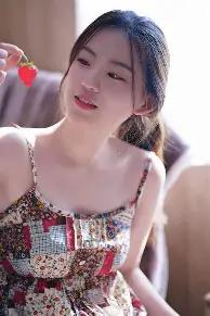 杨颖街头被,拍到,悠闲做脚部,万博体育平台,万博体育官方网站,万博体育登录入口,万博体育app下载