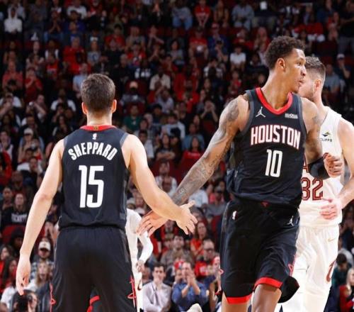 独行侠首战,浓眉情绪紧,赛后考虑增,万博体育平台,万博体育官方网站,万博体育登录入口,万博体育app下载