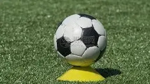 “昨夜激战连连！传统豪门对决中游强队，8胜5的精彩对决引爆眼球！”